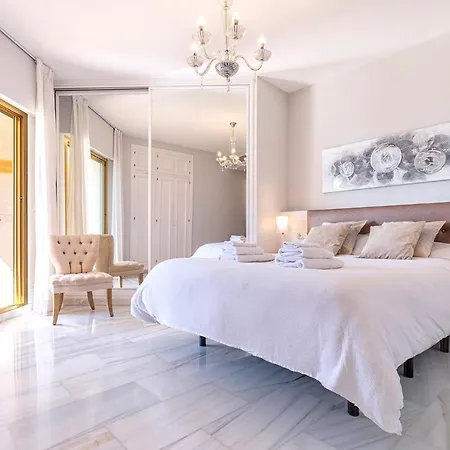 Apartment Front Dona Sofia F