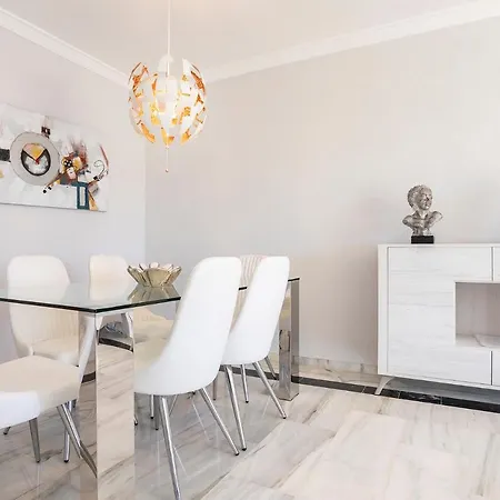 Apartment Front Dona Sofia F