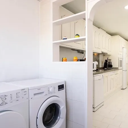 Apartment Front Dona Sofia F