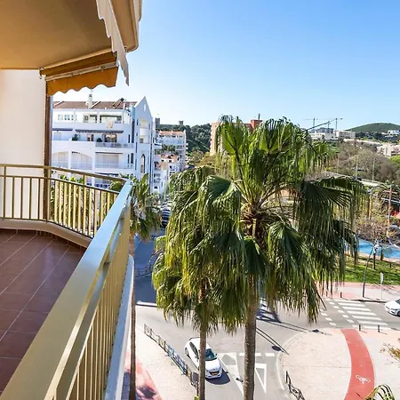 Apartment Front Dona Sofia F